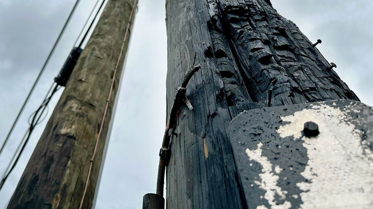 A pole fire caused a mass Tampa Bay internet outage, company says. Is it a warning?