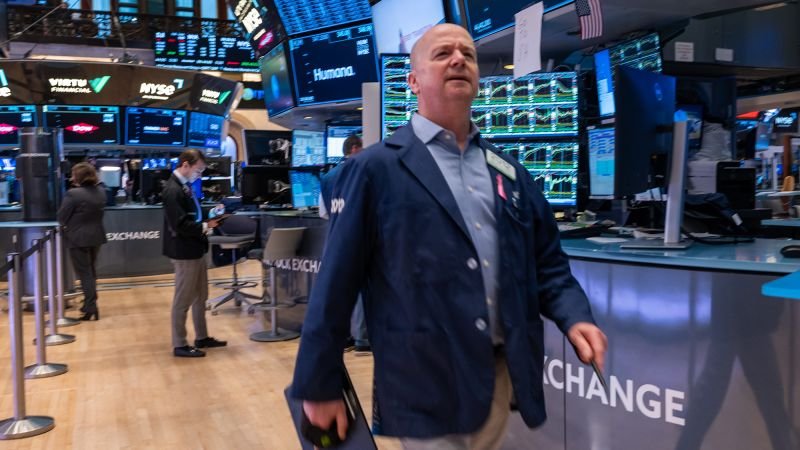 Dow crosses 40,000 for the first time